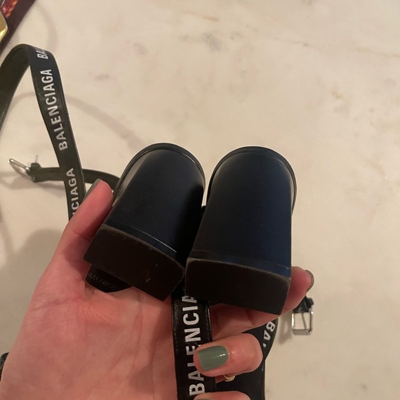 NEVER WORN Balenciaga Logo Block Heel Sandals Black size 39 / 9 - Picture 15 of 15